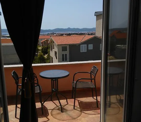 Tim Apartmán